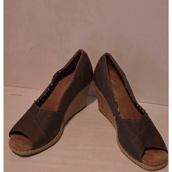 Women's TOMS Gray Wedge Sandals, Size‎ 10W - Picture 1 of 6
